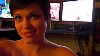 Casual sex with sexy MILF Veronica Wild