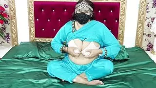 Most Beautiful Pakistani Punjabi MILF with Natural Big Boobs Sex with Dildo