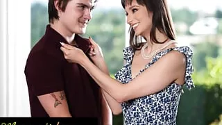 MOMMY'S BOY - Stacked MILF Lexi Luna Hard Rides Stepson's Cock To Help Him Relax Before A Big Exam