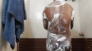 After seeing the sister-in-law, the boy will talk, he started fighting.