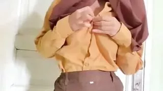 18yo indonesian teen solo dildo