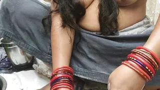 Bhabhi ki jawaani badi mast mast hai