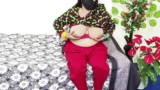 Sexy Desi Paki Punjabi Aunty Sex with Dildo