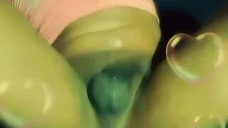 Fudendo meu cuzinho com garrafa Jennyfer nanda