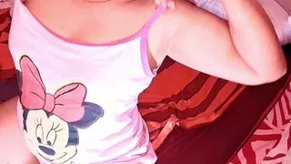 The girl who does live sex in Sri Lanka has sex with a sex toy