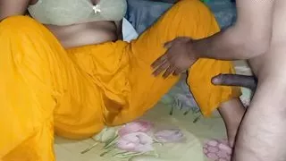 Village Bhabhi ka chudlam , sei moja dilo bhabhi ta. Sex er moto sukh nei bhabhio Khushi.
