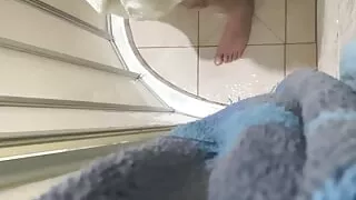 Wanna play with my cock