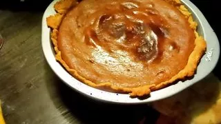 Smokey Floppycox is making a party pie. WTF?