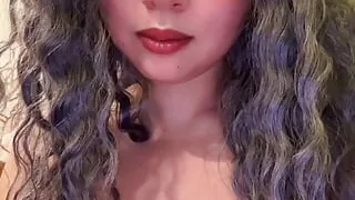 Sexy TikTok slut Vanilla Faith