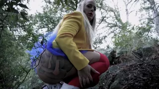 Giulia Piana - Un Nain Me Baise Mon Gros Cul En Foret Devant Mon Mari