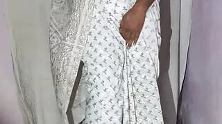 Saree masterbate