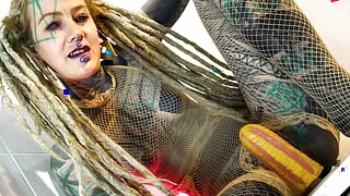 Alternative tattooed model Anuskatzz fucks her toy
