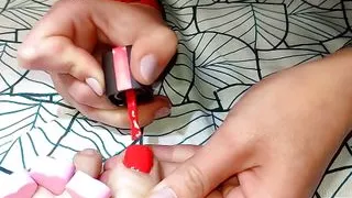 Lalli Gives Me a Pedicure - Amateur Kira Green