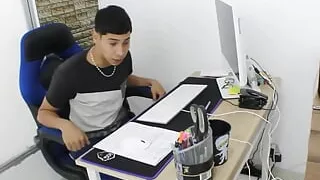 I Give My Boss a Good Blowjob in Exchange for a Higher Salary Cum-mouth-part 1- Porn in Spanish