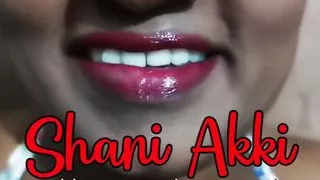 Sri Lankan Mature MILF Squirt While Playing with a Dildo