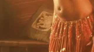 Belly Dancing Babe Shows Us All