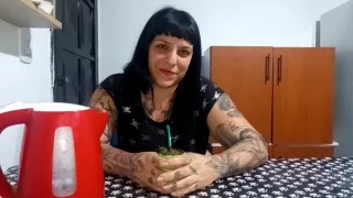 Seduje Al Novio De Mi Amiga Para Chuparle Pija Mientras Ella Se Esta Banando