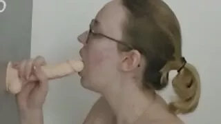 im 18, look how im undress and give a good deepthroat