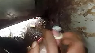 Masterbation hand job Indian boy Hindi video Pushpa bhabhi ki yad mein unko nahate hue dekh kar