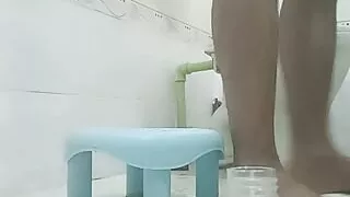 A cam in bathroom,big thighs straight man caught bathing nude