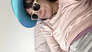 sexy milf girlfriend edging hard and cums