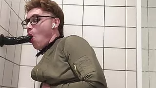 Sissy Cindy love Dildo