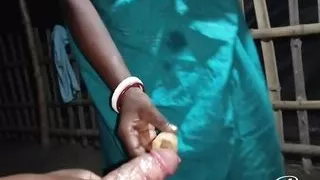 Bhabi ko gol gapa me  mera mal dal ke khilaya.