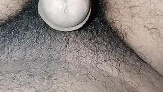 College ma girls ka name lakar Muth marta ladka  or apeni sexy girls friends ko yaad karta houa