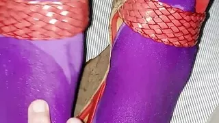 CD nylon pantyhose feet and shoes get wet and slippery.