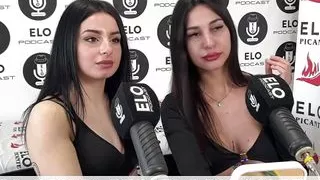 Mielcita And Almendra Sucks The Creamy Banana In The Spicy Room