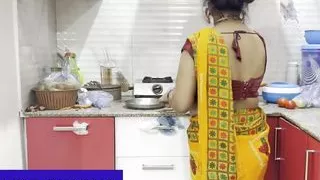 Newly married bhabi fucked by her devar in kitchen- Devar ne bhabi ke laakh mana karne pe bhi chod diya- Threesome Sex