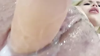 Giving my latina girlfriend a creampie as a christmas gift!