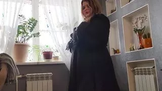 Mistress BBW Vamp in Leather Gloves Does Hanjob with Elements of Blowjob