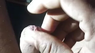 Lying alone in the quilt and taking out white water