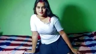 Cute face Desi hot college girlfriend fucked before New year