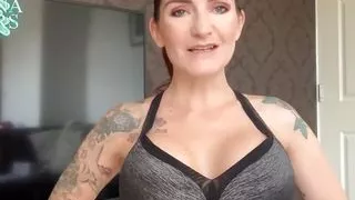 Monday motivation... A little catch up and my stretching session...