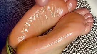 Amateur Sexy Oiled Soles and Toes
