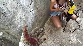 How to take a selfie at a construction site without catching the foreman's dick in your mouth????????‍♀️