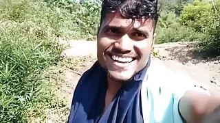 Outdoor Nadi kinare Beth ke jordiweek lond hilane loga