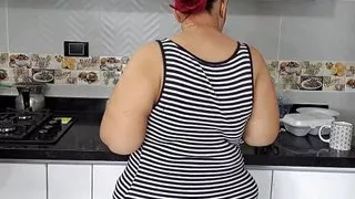Seducing My Stepmother to Fuck in the Kitchen