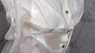 Hot Married Woman in a Wet T-shirt Gets Fucked in the Shower