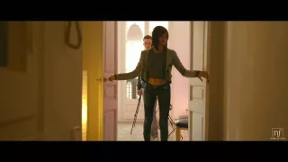 Junge Fotografin gönnt sich ihr Männermodel