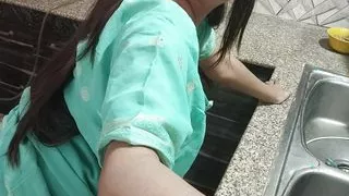 Gav ki ladaki ko kitchen me lekar choda gavar ladake ne hindi clear voice