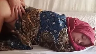 Muslim spreads her legs and I fuck her hard