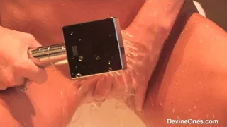 Amanda fingering herself - Devineones