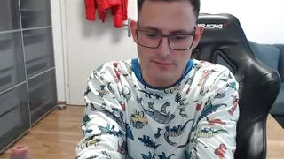 German cute boy jerks off twice on livecam and plays with dildo