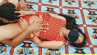 Dost ki bahen ko uske Ghar pe jaa ke khub pela.