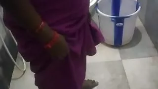 Toilet Pissing Hot Talking Bath Video