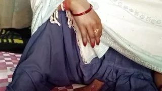 Shweta Bhabhi got aunty massaged and had a lot of fun by massaging her land herself.