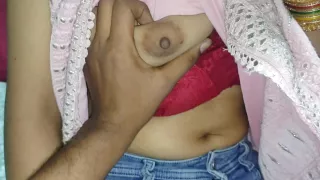 Raste Me Pada Hua Condom Ka Packet Ghar Lejakar Stepmom Ko Dikhaya